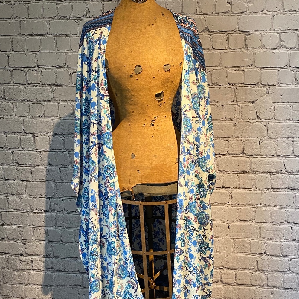 COPY - NWOT Boho Kimono Blue White Teal OS Open Front - Picture 3 of 9